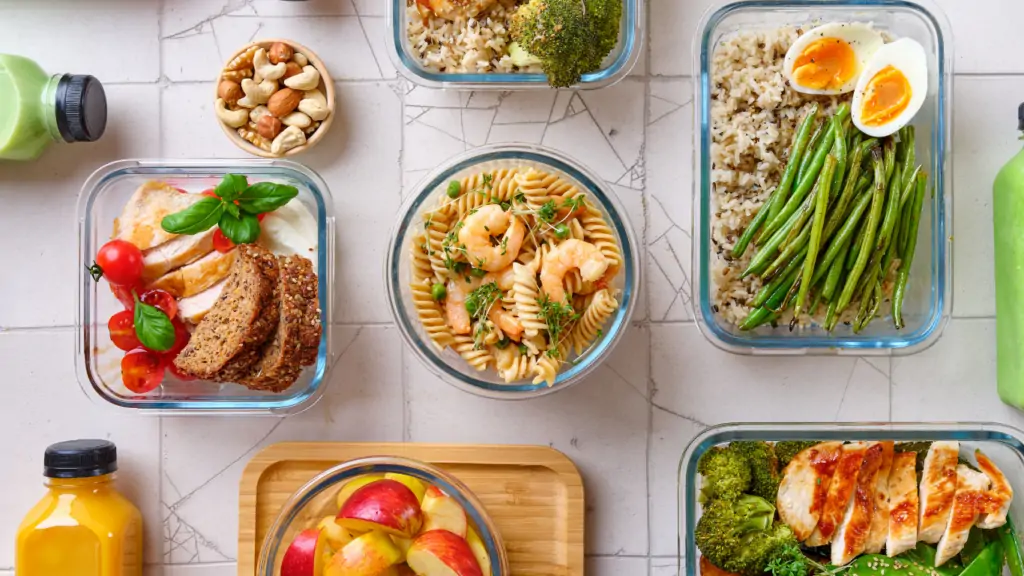 Educational nutrition balance concept illustrated through balanced meal planning